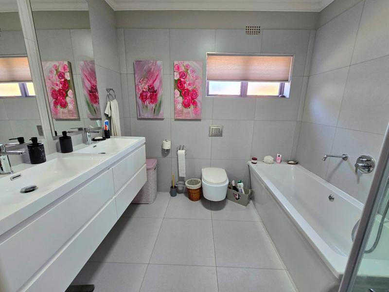 3 Bedroom Property for Sale in Blueberry Hill Western Cape